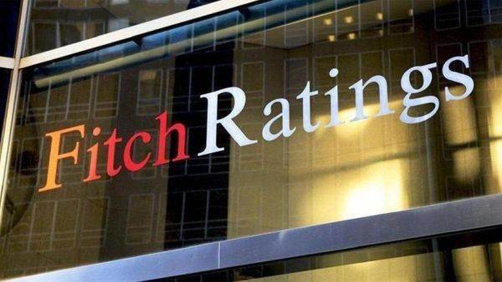 Fitch revizuieşte în creştere ratingul Greciei